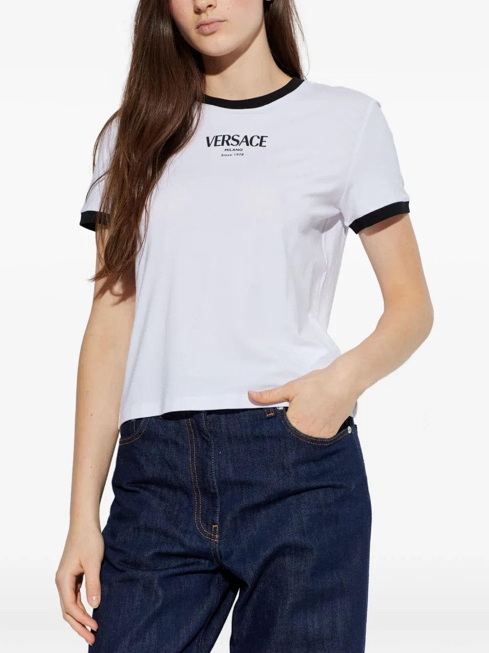 Укороченный топ из шелка и нейлона с ярким логотипом Versace, White — фото 3