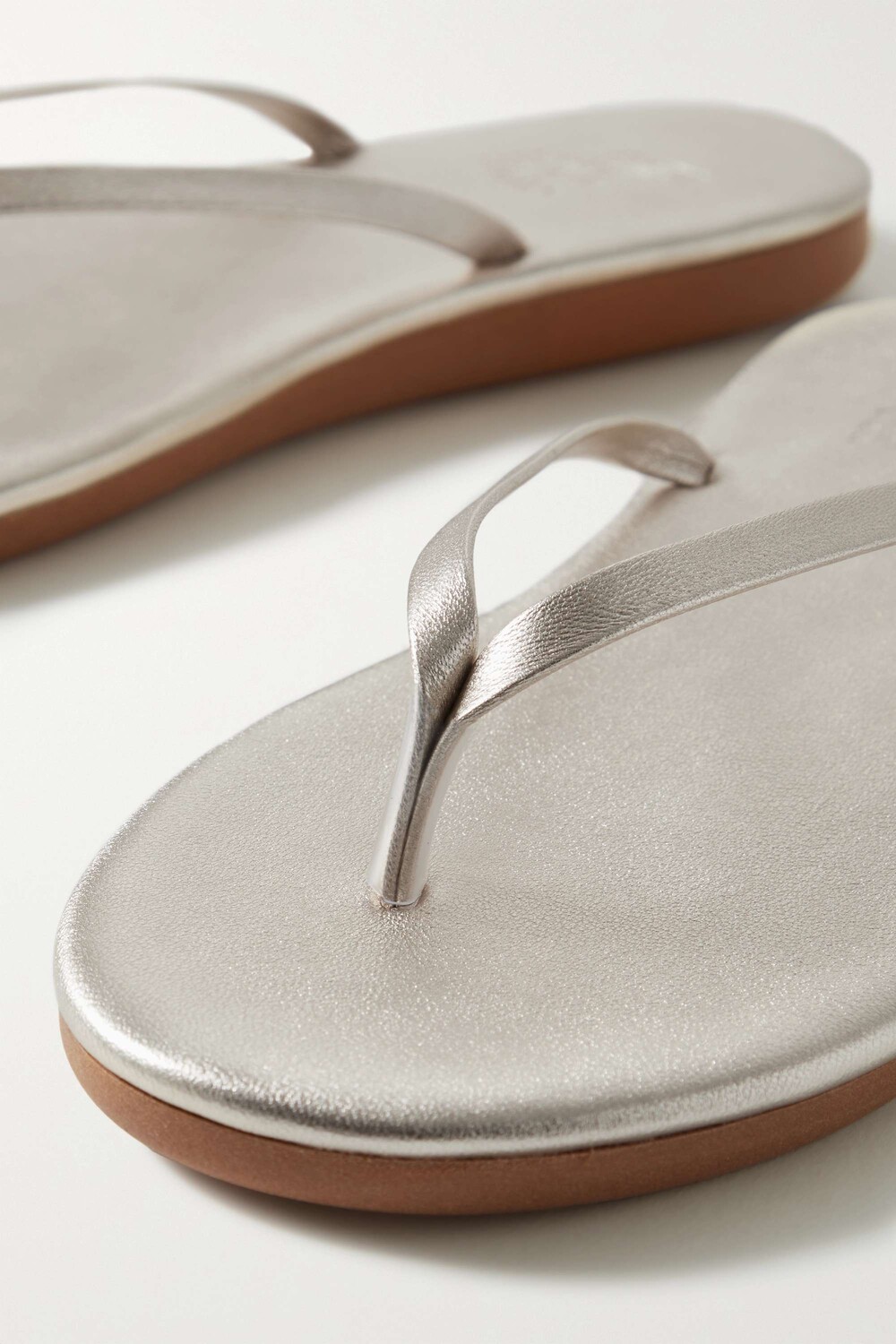 ANCIENT GREEK SANDALS Вьетнамки Saionara из металлизированной кожи, золото — фото 2