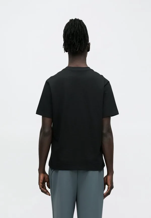 Футболка с принтом в виде лабиринтной диаграммы Calvin Klein, Black — фото 3