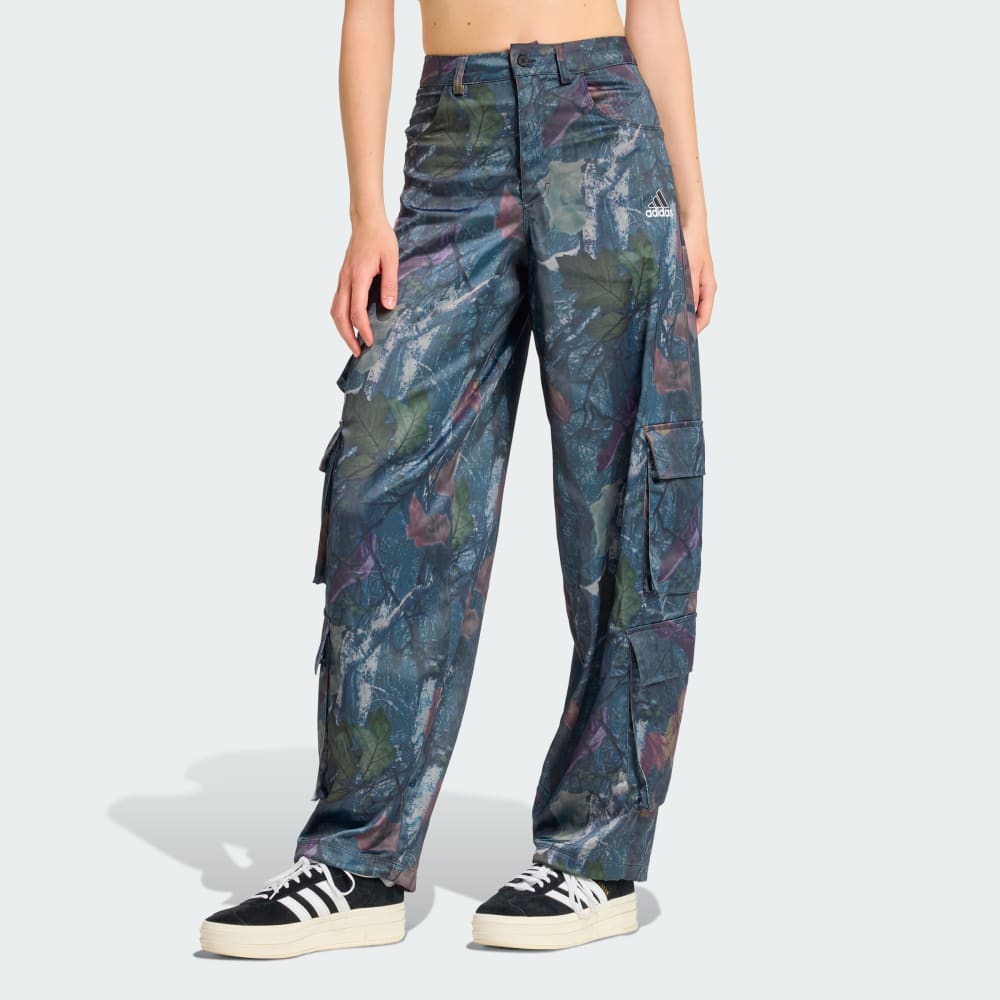 

Спортивные брюки Adidas Originals Leaf Camo Print Satin Cargo Pants, черный/белый