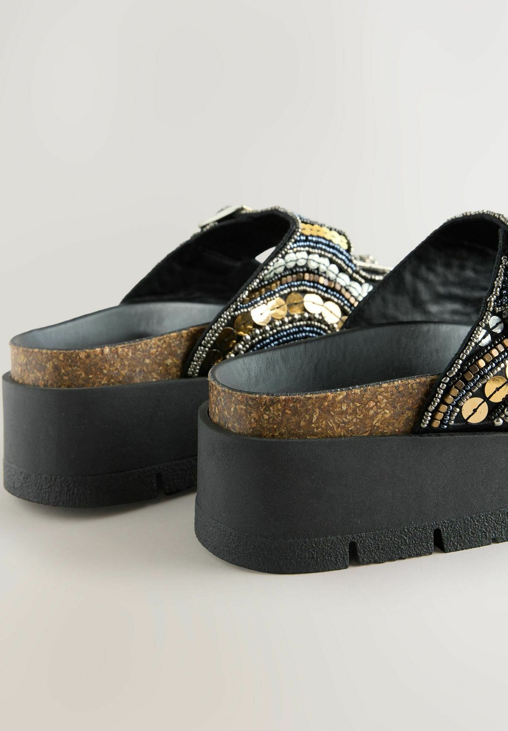 Мюли на каблуке REGULAR FIT - FOREVER COMFORT BEADED BUCKLE DETAIL Next, цвет Mottled Black — фото 4