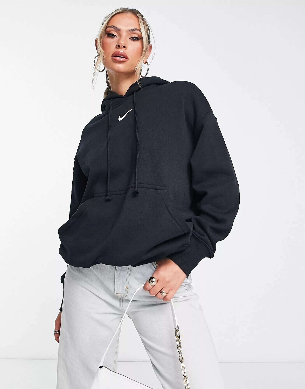 

Оверсайз-пуловер Nike mini swoosh черного цвета с парусом