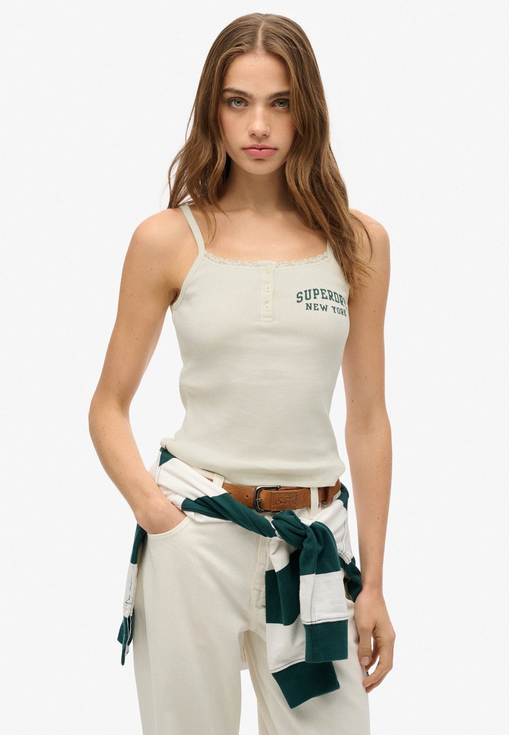

Топ ATHLETIC ESSENTIALS GRAPHIC Superdry, молочный