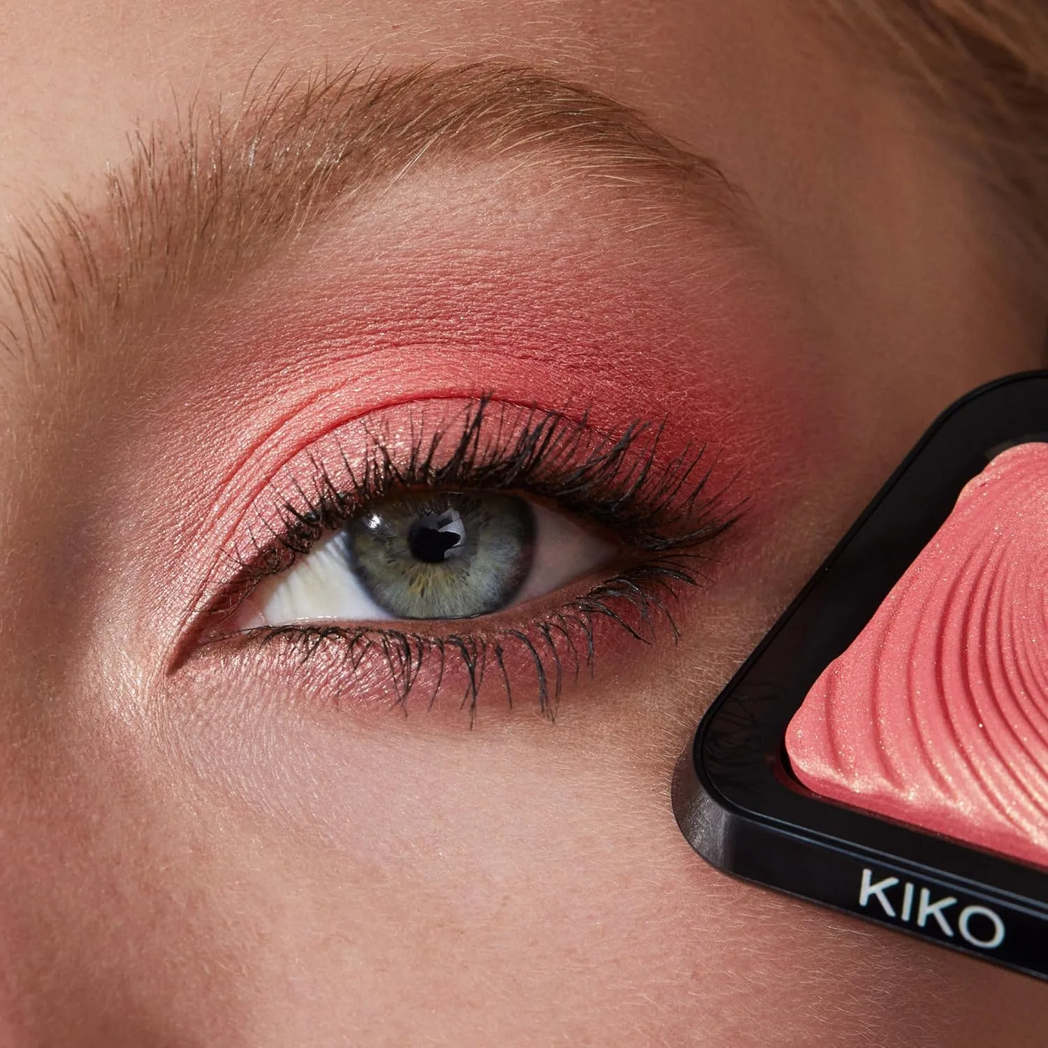 KIKO Milano Водные тени для век | Мгновенно окрашивающие тени, для влажного и сухого нанесения, 07 Grapefruit Pink — фото 3