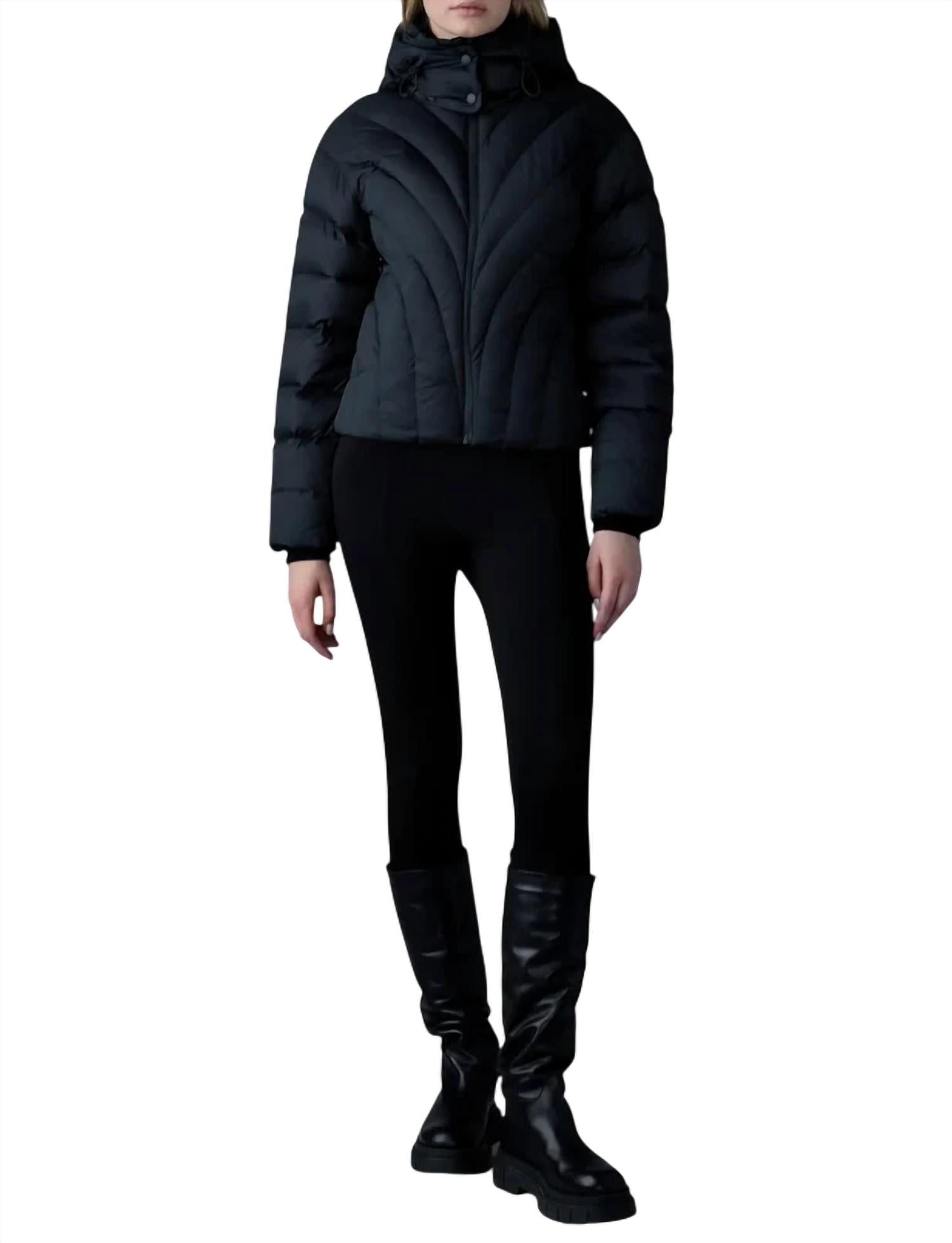 

Женская куртка Hope Softwash Rounded Quilt Puffer Down черного цвета Mackage