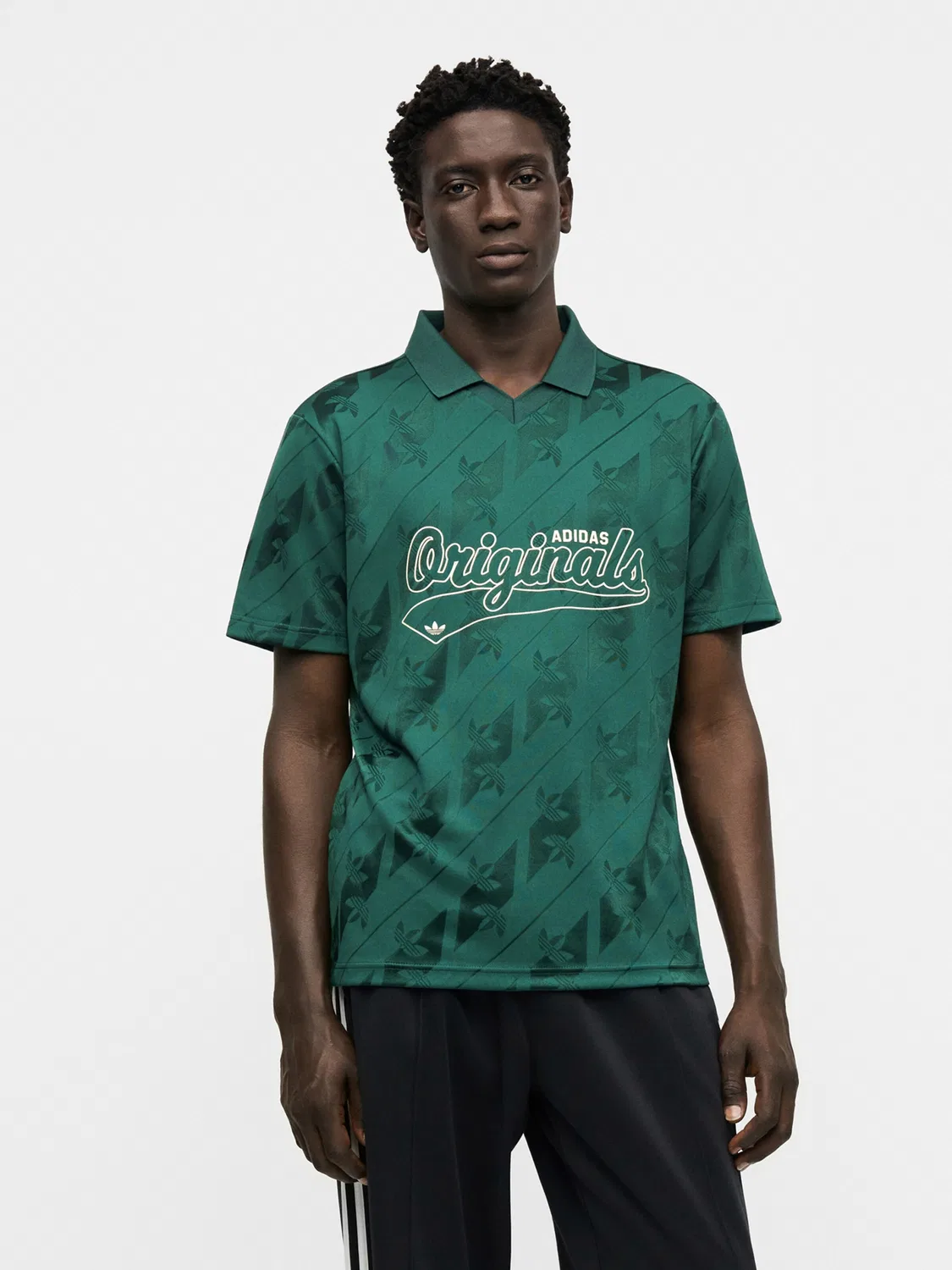 Футболка Adidas Originals зеленого и темно-зеленого цвета — фото 2