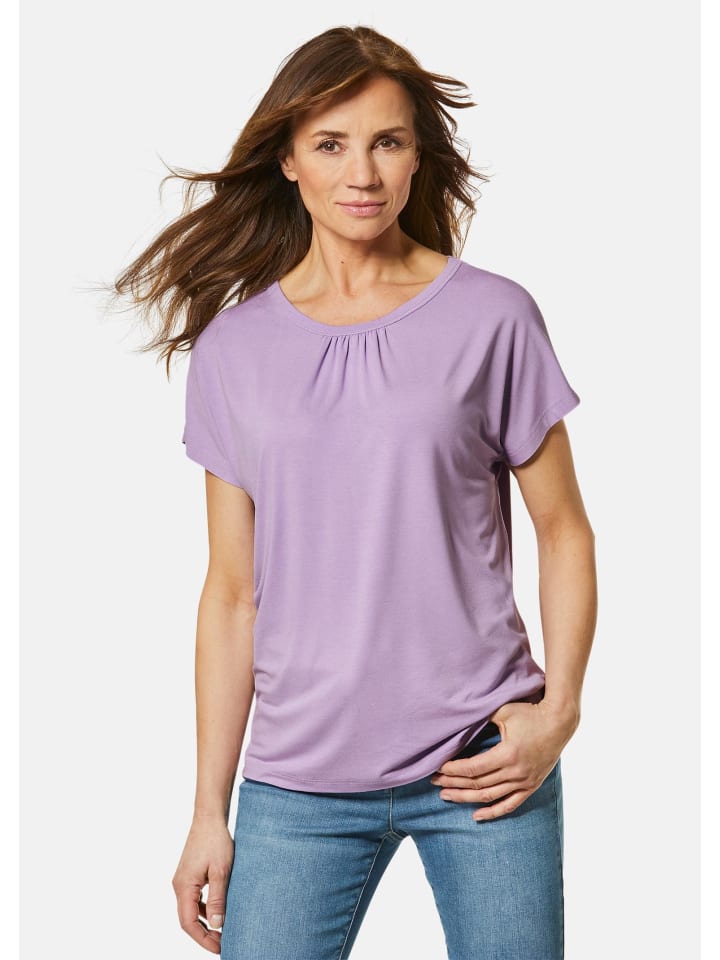 

Рубашка с круглым вырезом. Удобная рубашка с круглым вырезом из блестящей сиреневой ткани. GOLDNER