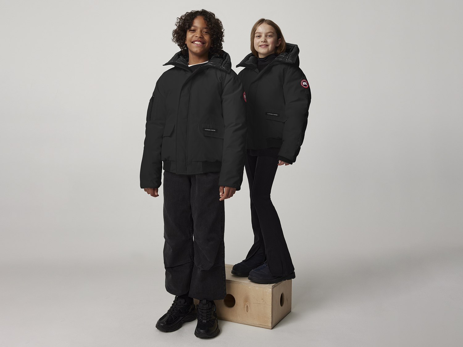 

Бомбер Canada Goose Youth Chilliwack, черный