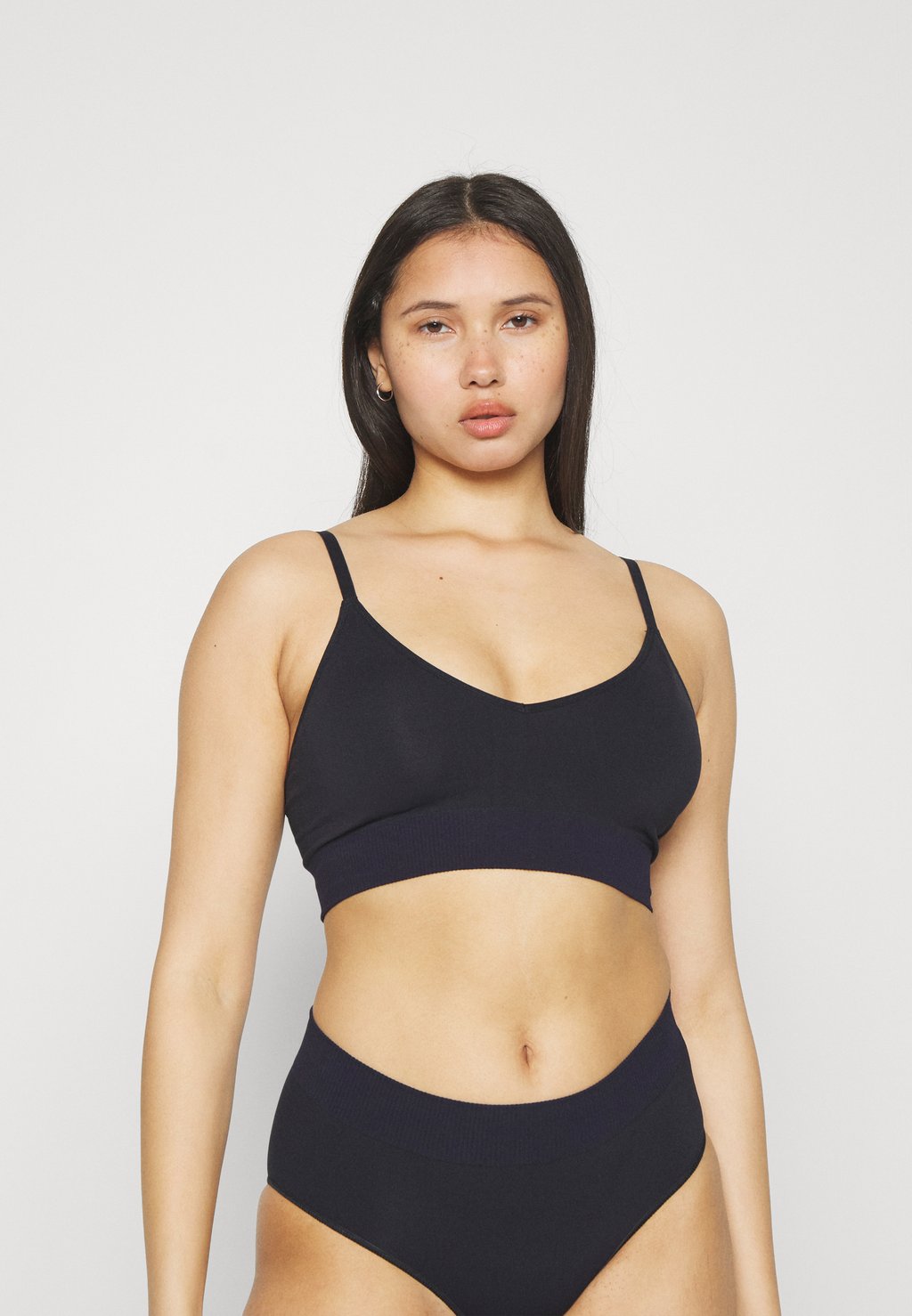 

Удлиненный бюстгальтер Ever Infused Aloe Bralette Sloggi, черный