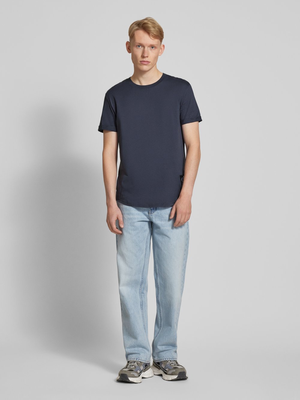 

Футболка с нашивкой-лейблом Calvin Klein Jeans, темно-синий