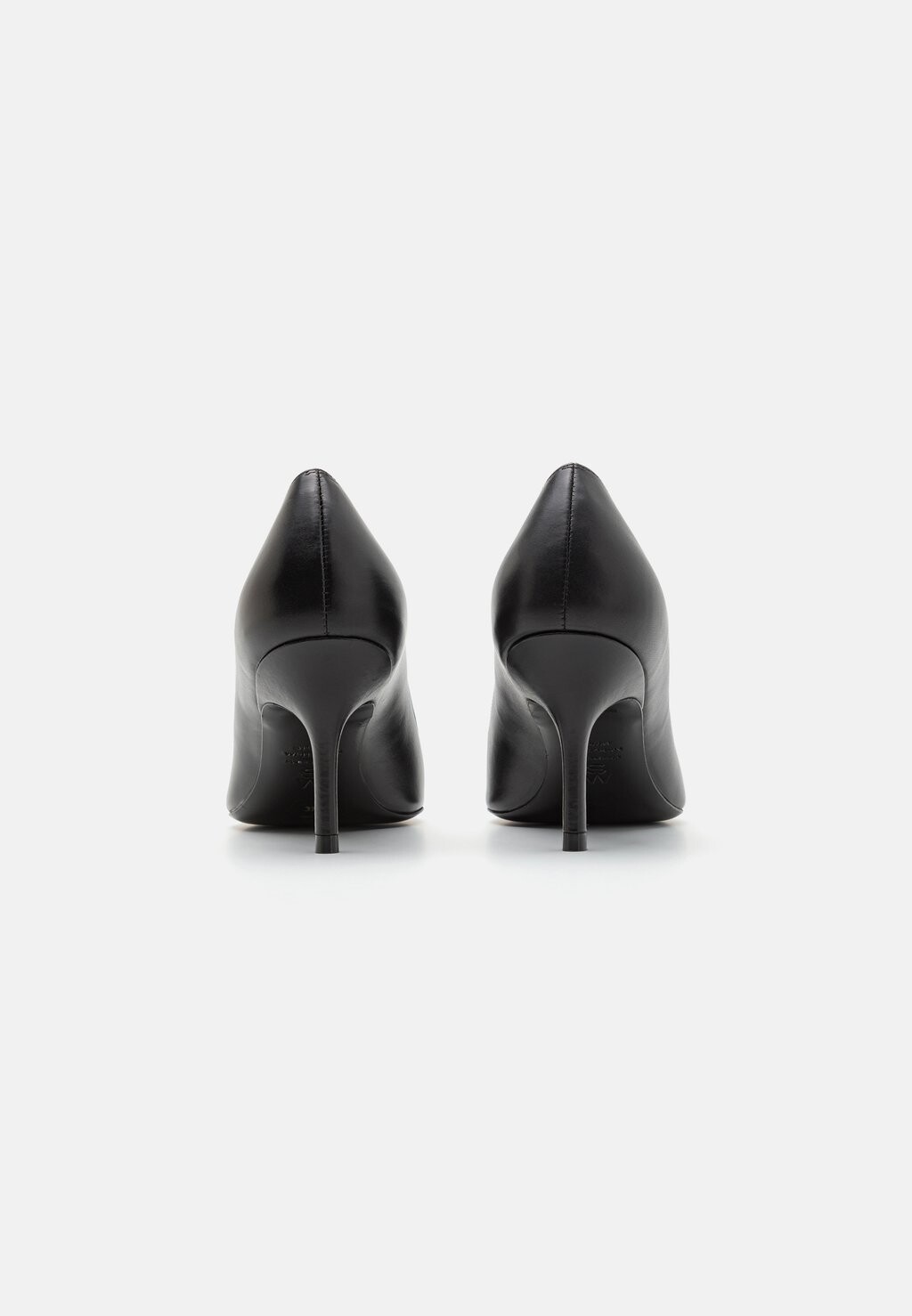 

Туфли EVA Stuart Weitzman, черный