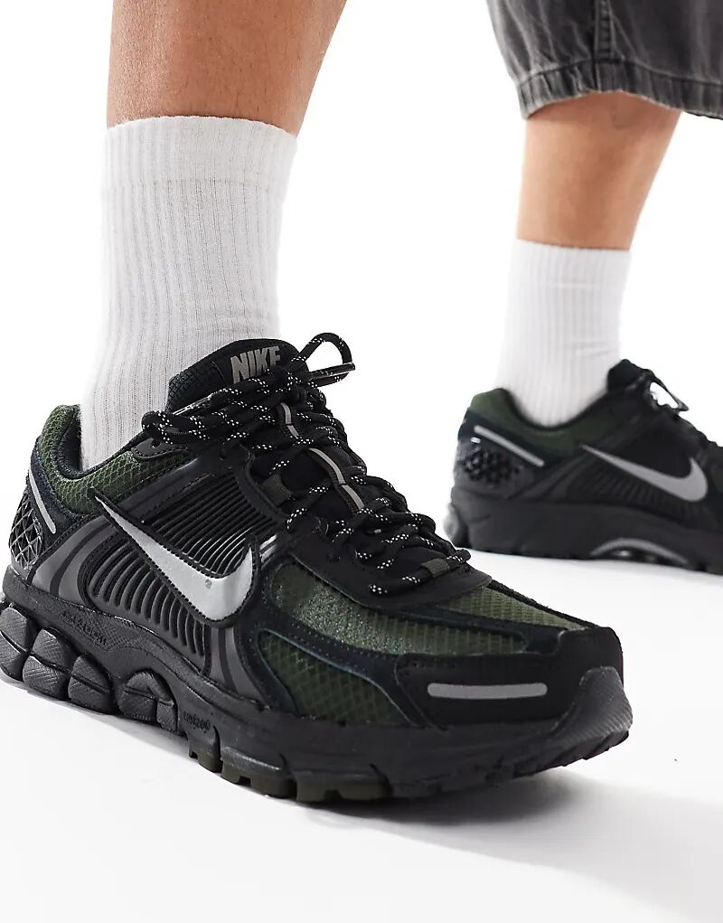 Кроссовки Zoom Vomero 5 в тройном черном цвете Nike — фото 4