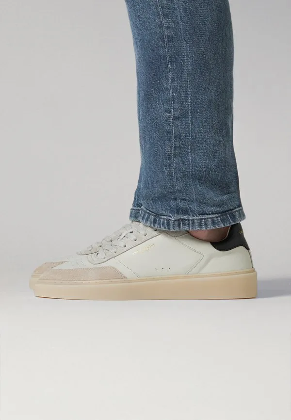 Тренеры кальяри Fred Martin Collection, Nero Suede