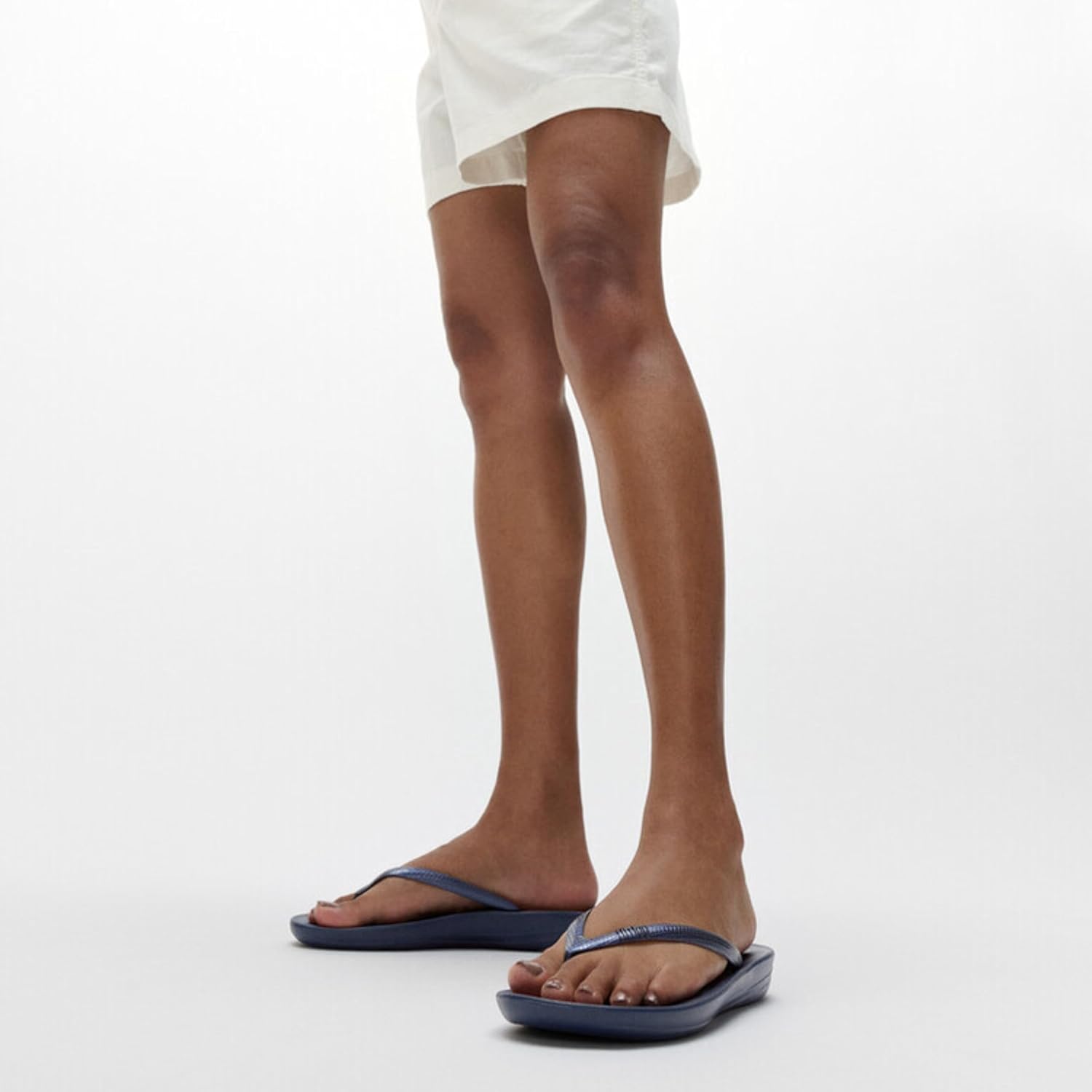 Мужские эргономичные шлепанцы FitFlop Iqushion, темно-синий — фото 2