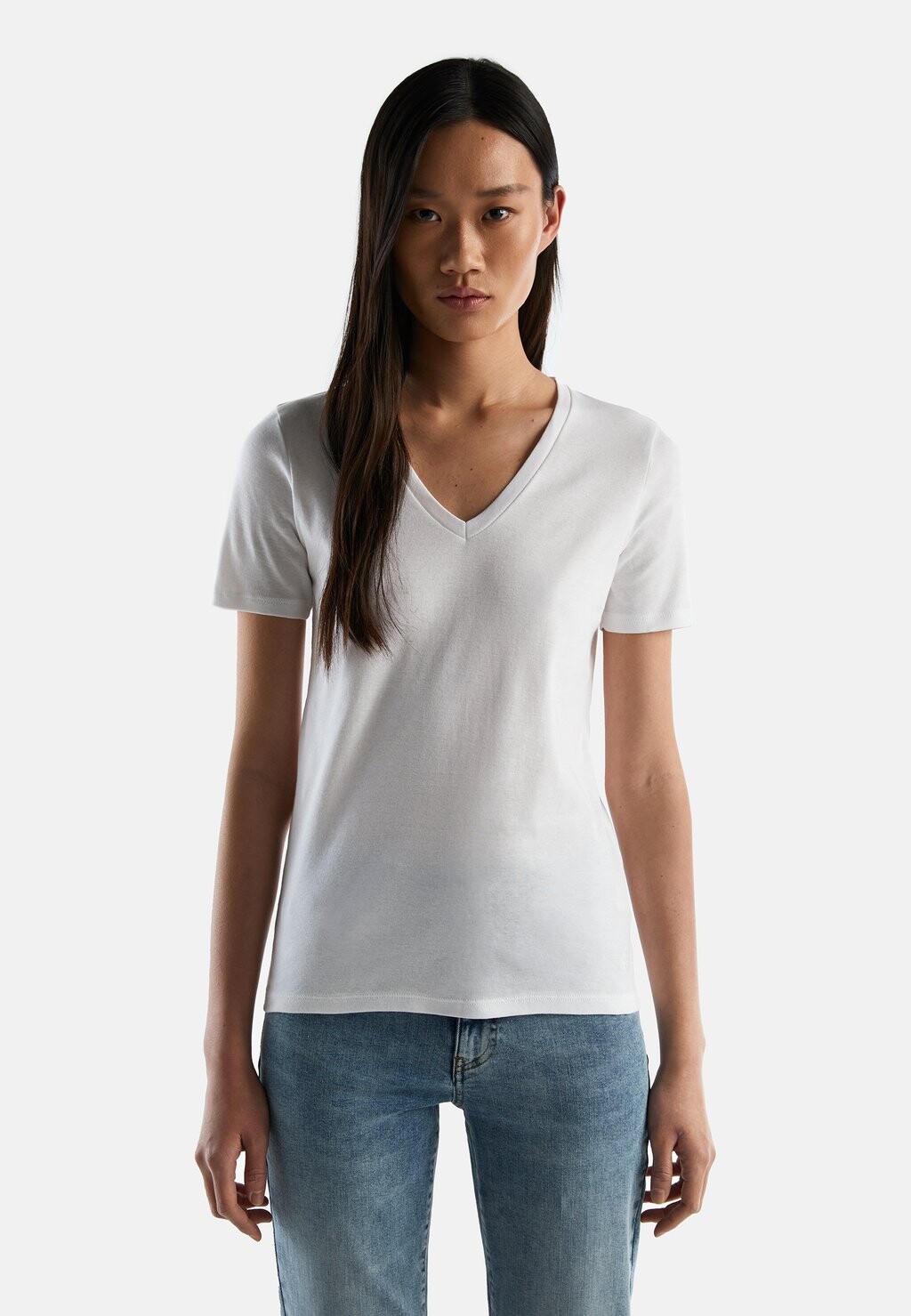 

Футболка базовая PURE WITH V-NECK United Colors of Benetton, цвет white