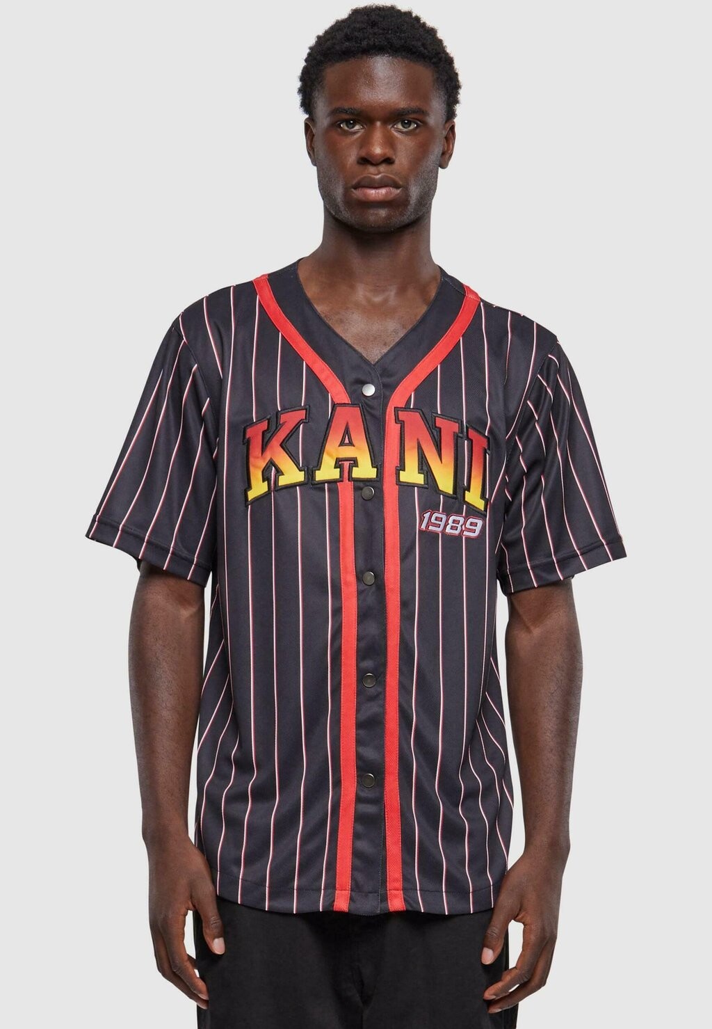 

Рубашка SERIF Karl Kani, цвет black red white