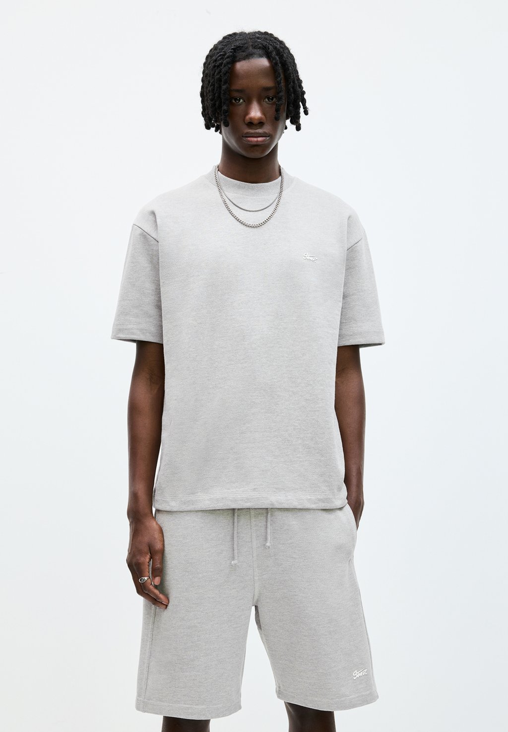 

Базовая футболка PULL&BEAR, светло-серый