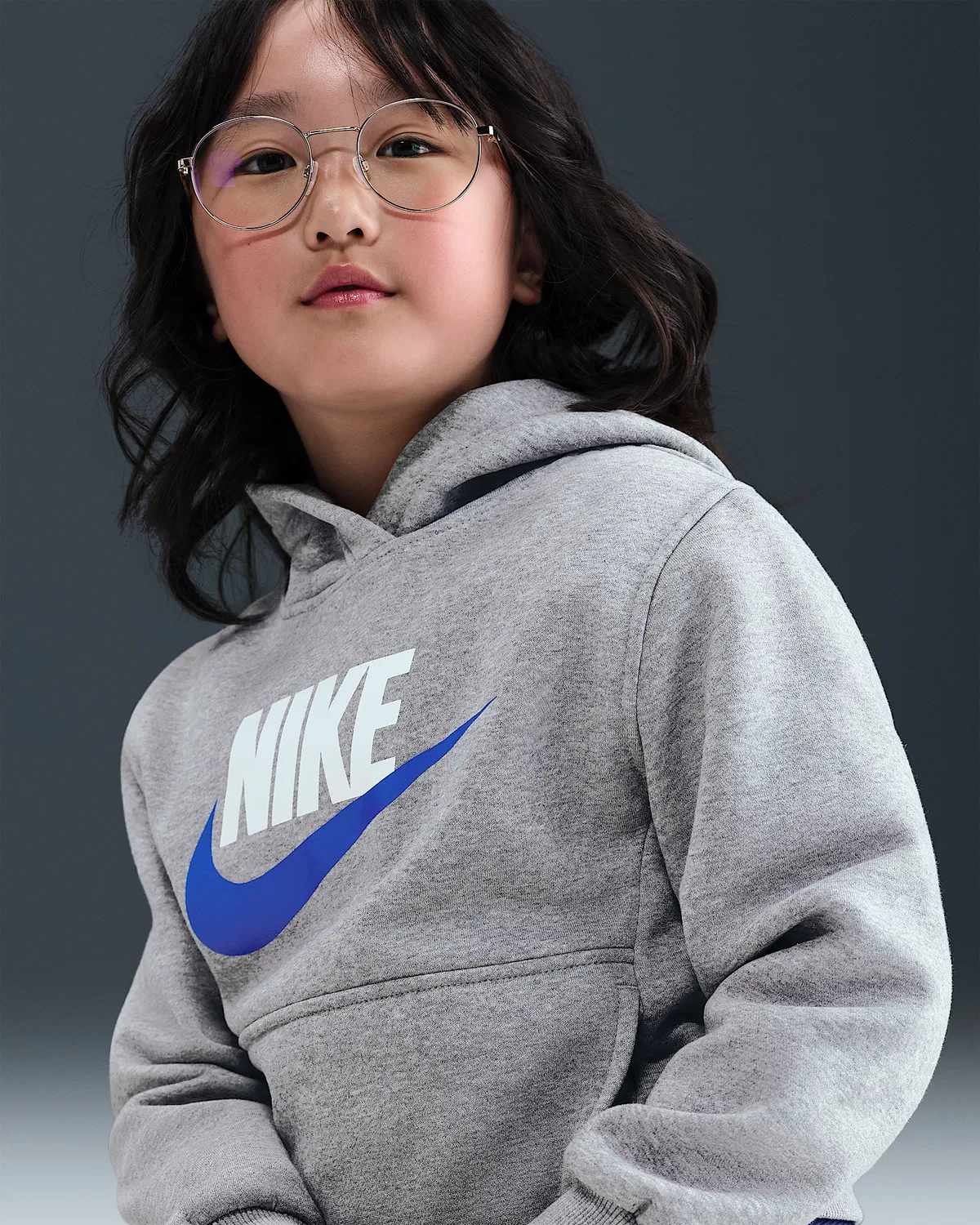 Детская худи Nike Sportswear Club Fleece, Dark Grey Heather/Game Royal — фото 2