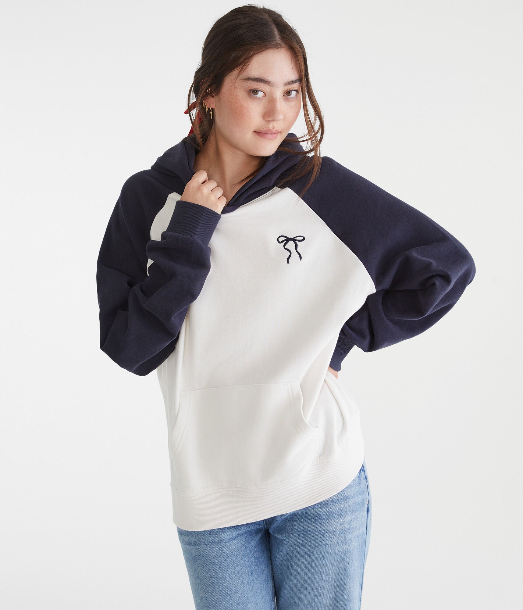 

Aeropostale Бант оверсайз реглан пуловер худи, белый