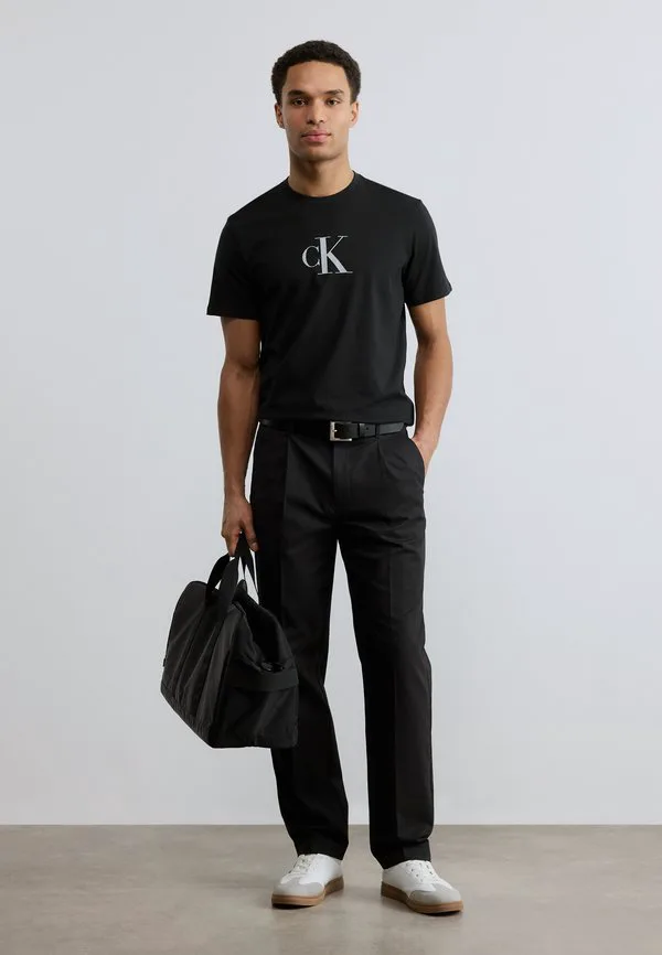 Футболка с графическим принтом в виде монограммы distress Calvin Klein, Black — фото 2