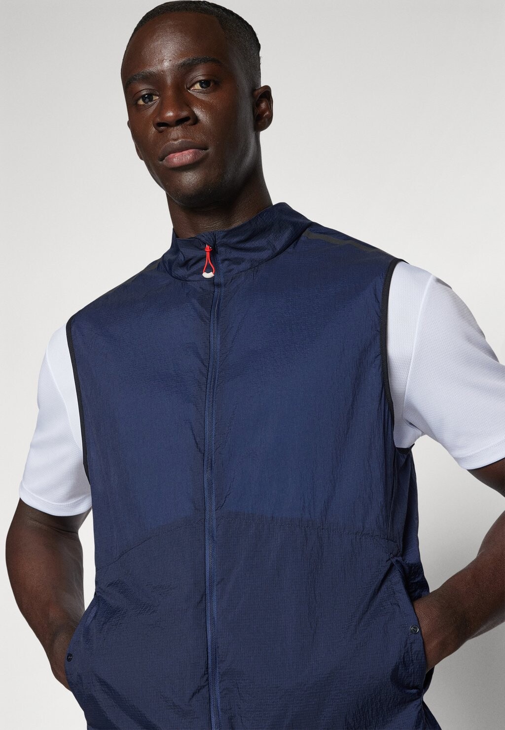 

Жилет METARUN PACKABLE GILET ASICS, темно-синий