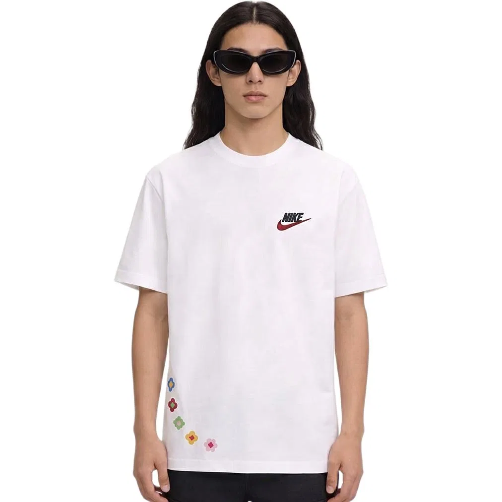 Футболка Nike Sportswear белая с прямым кроем — фото 4