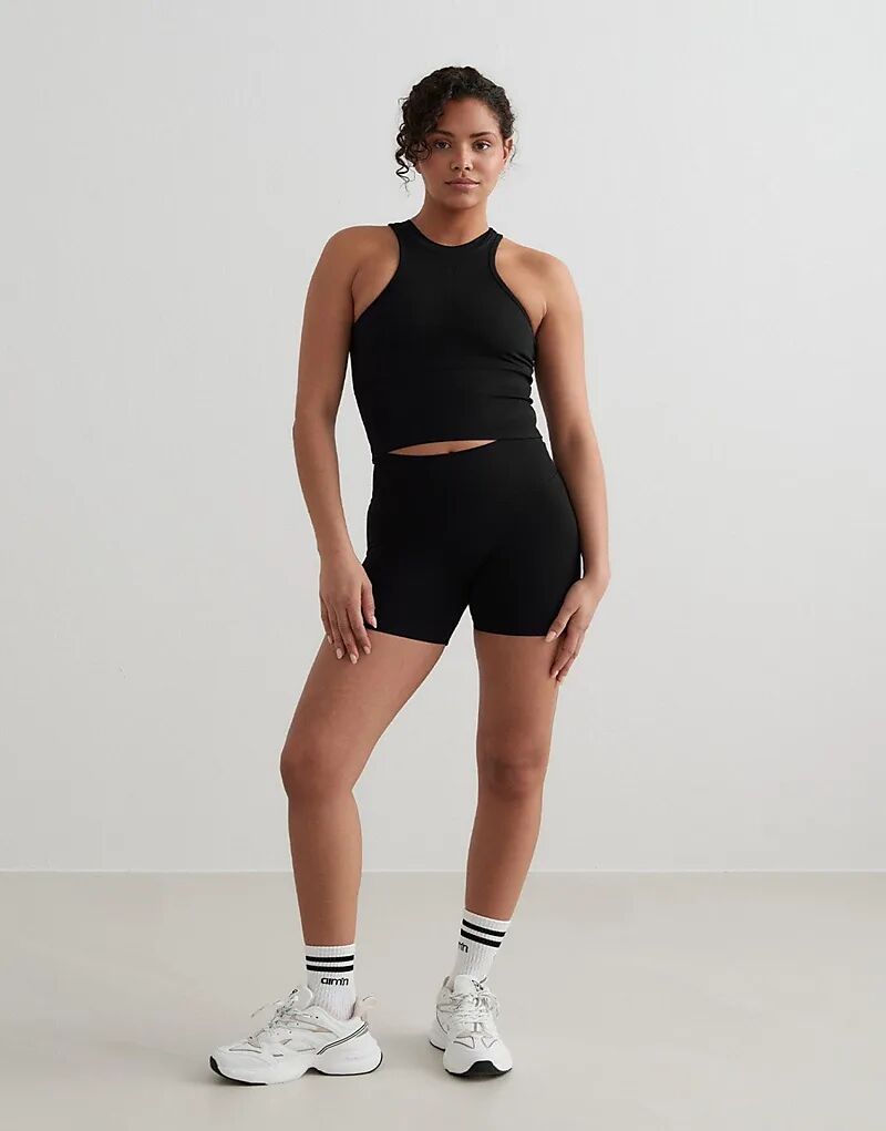 

Aim'n – Shape Seamless – Корректирующие бесшовные шорты черного цвета