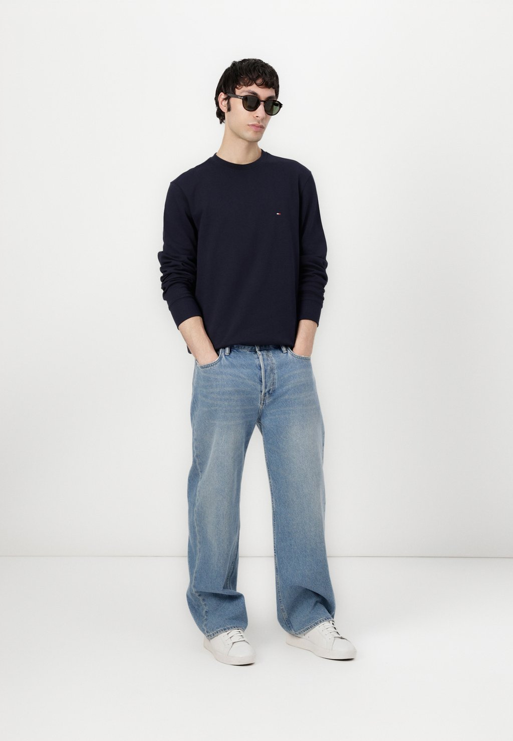 Толстовка ESSENTIAL TERRY CREWNECK Tommy Hilfiger, темно-синий — фото 2