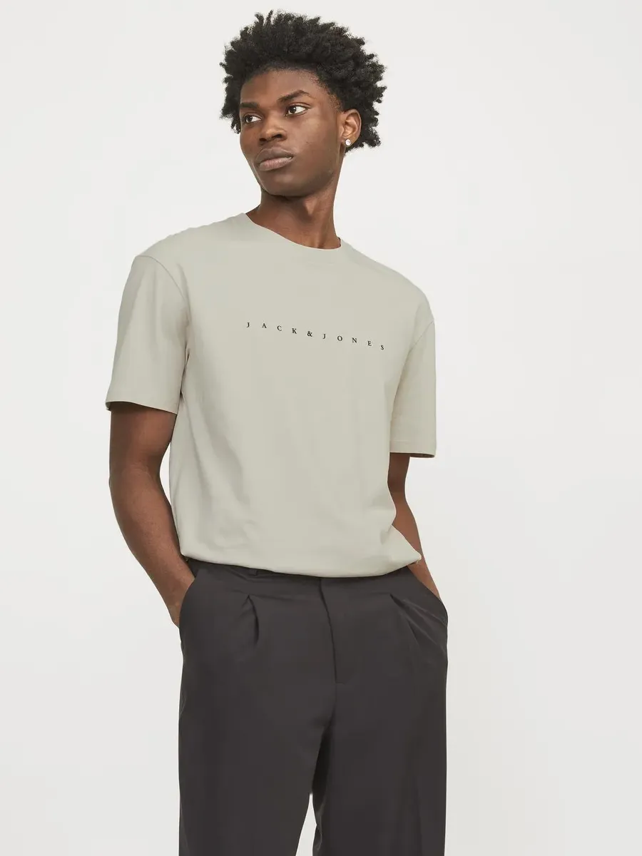 

Рубашка с круглым вырезом Jack & Jones "JJESTAR JJ TEE SS NOOS", цвет Moonbeam