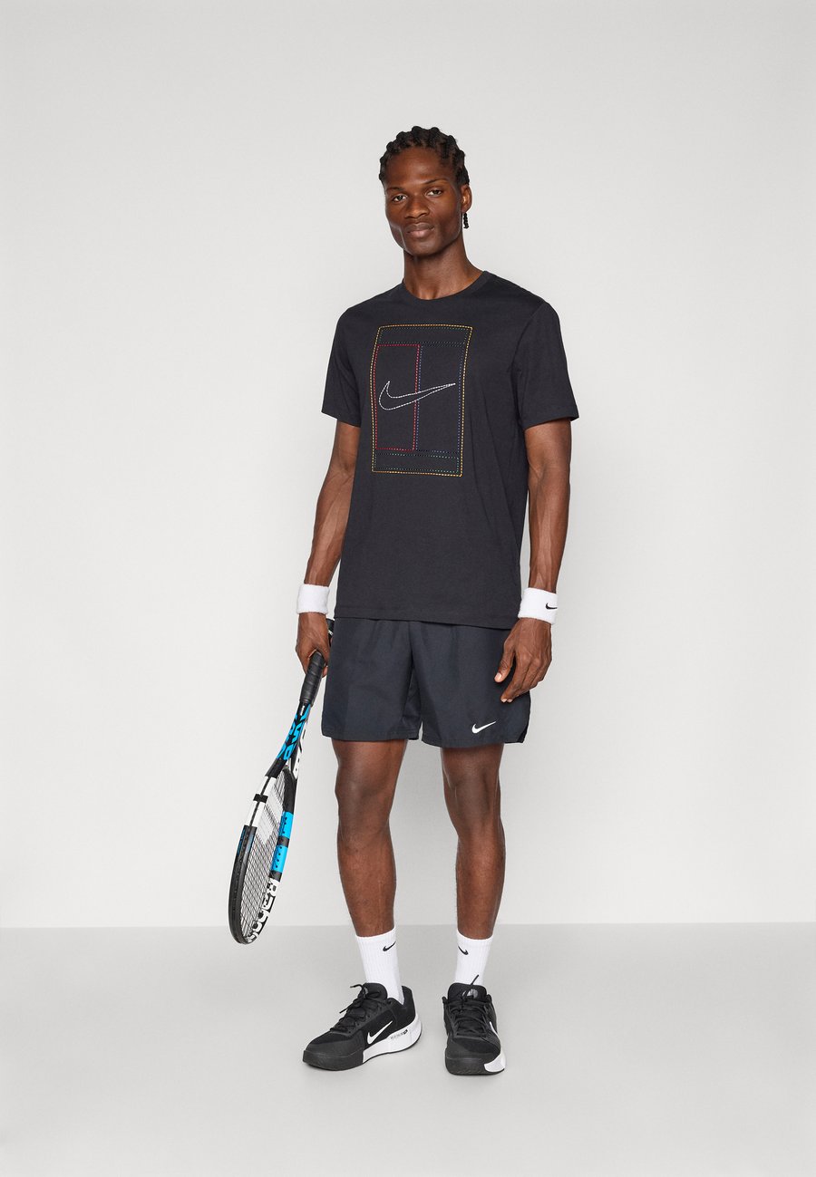 Футболка Nike Performance NIKECOURT TEE HERITAGE, Black — фото 2