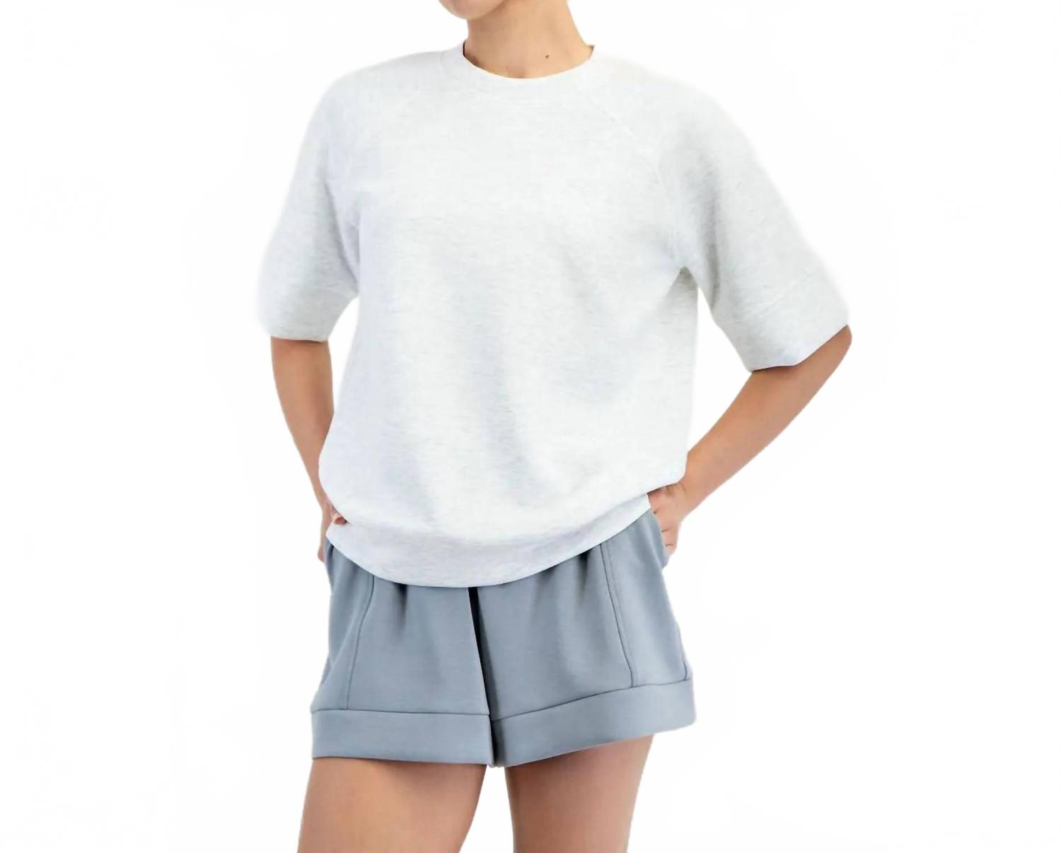 

Повседневный базовый топ белого цвета RAE MODE