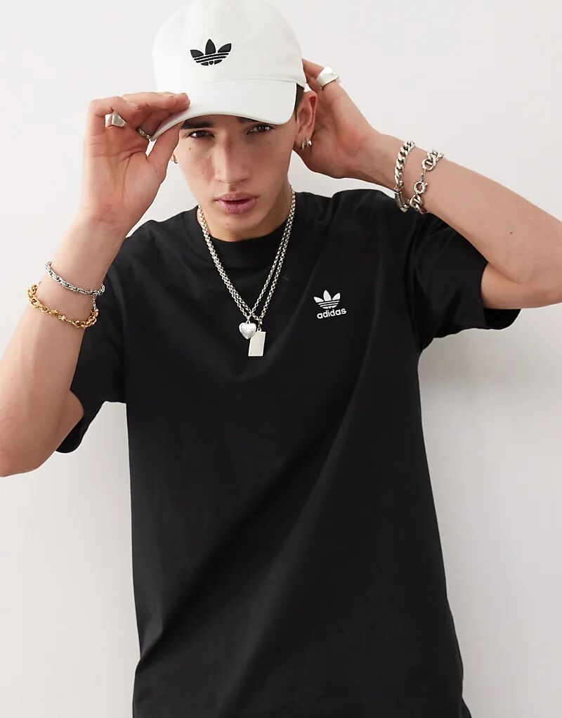 

adidas Originals – Trefoil Essentials – Футболка черного цвета