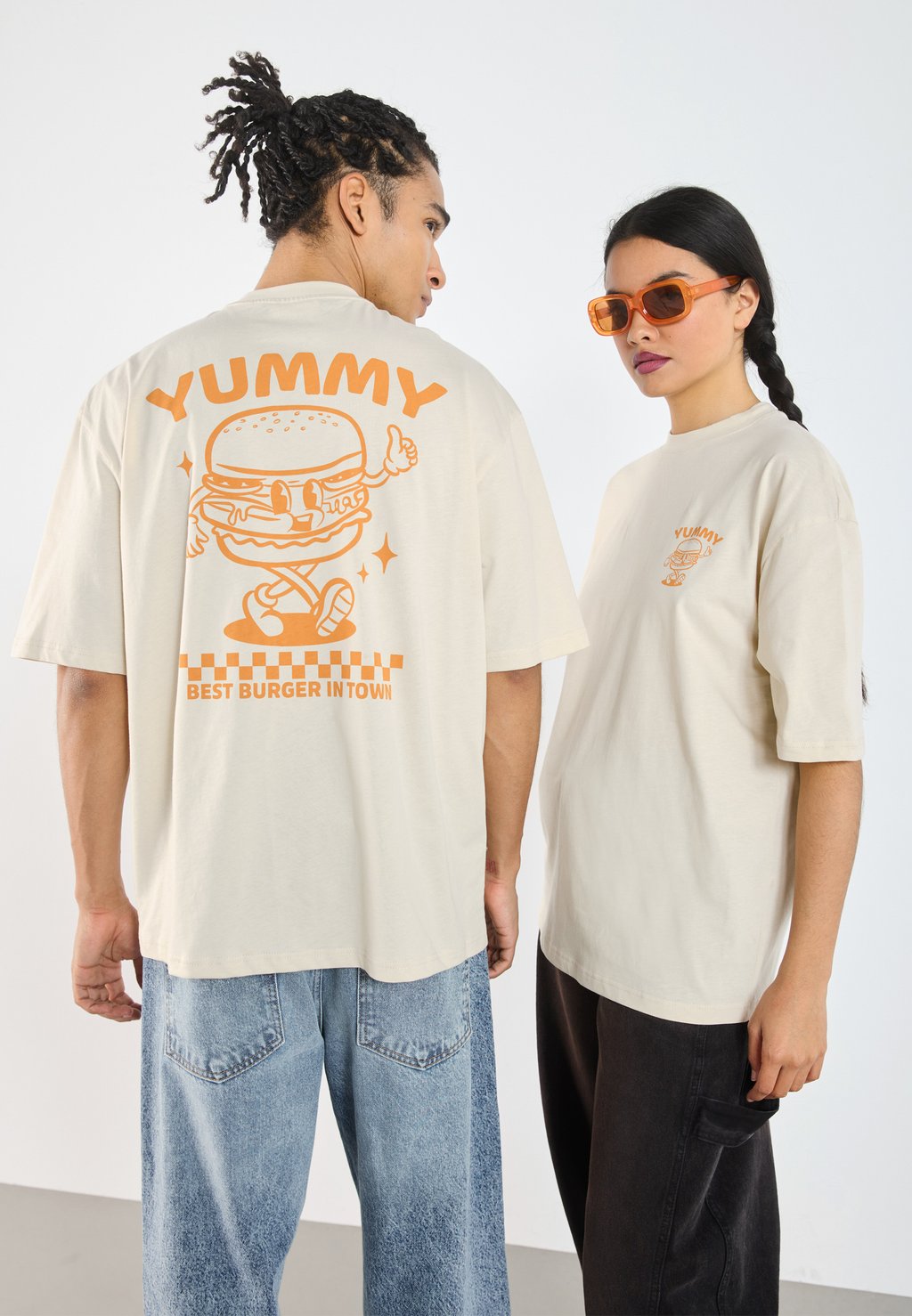

Футболка с принтом UNISEX YOURTURN by Zalando, кремовый