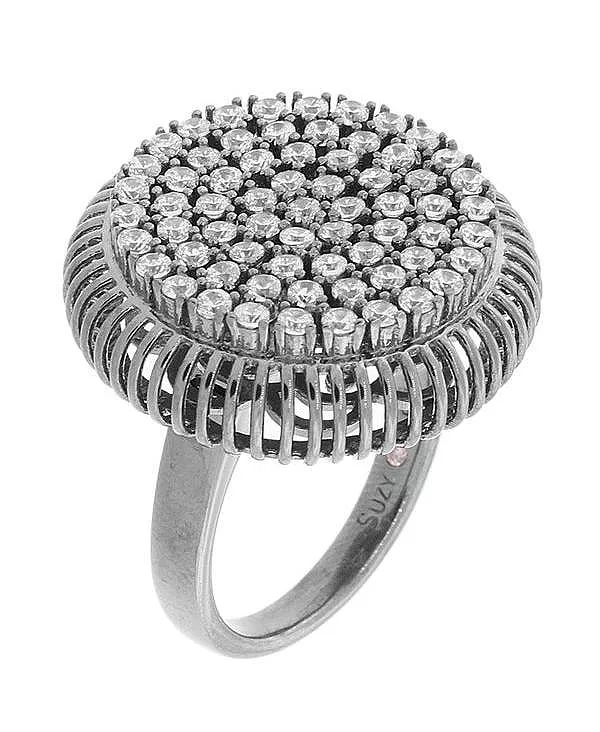 

Кольцо Suzy Levian из стерлингового серебра с кубическими циркониями и паве из круглой огранки. Suzy Levian New York, blackened