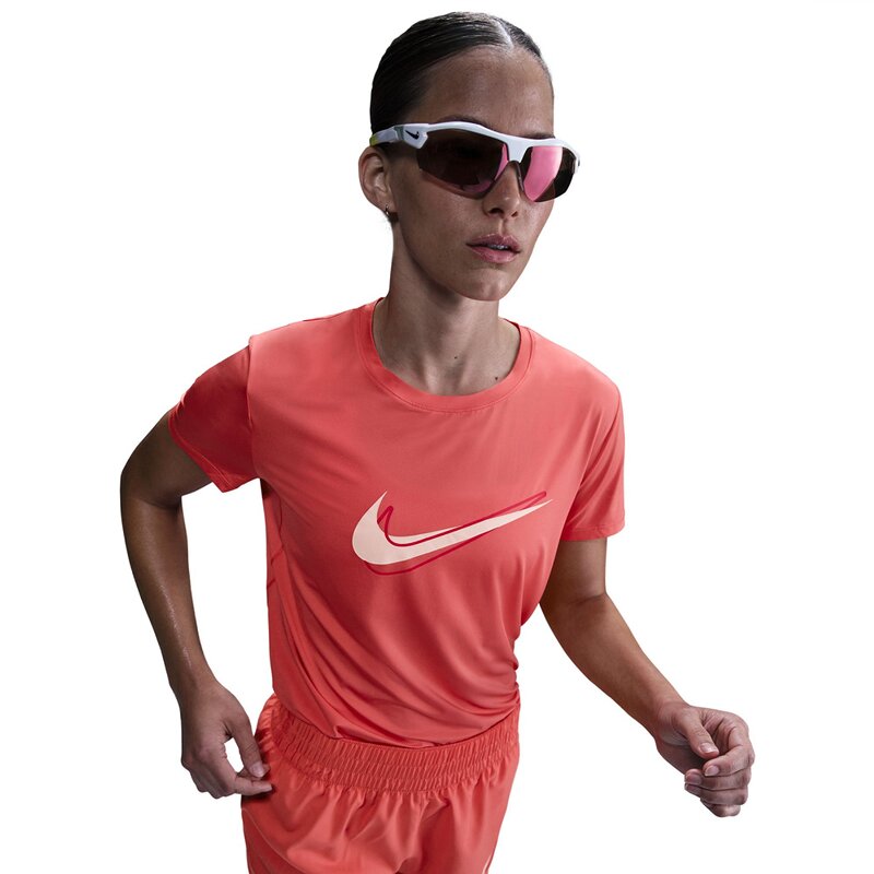 T-Shirt w nk one swsh hbr df ss top Nike, цвет magic ember — фото 3
