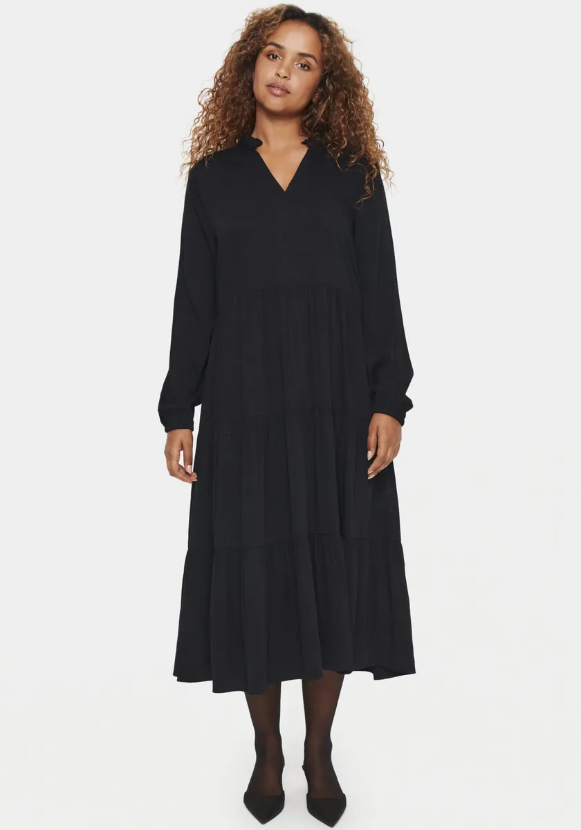 

Летнее платье Сен-Тропе "EdinaSZ Maxi LS Dress" Saint Tropez, черный
