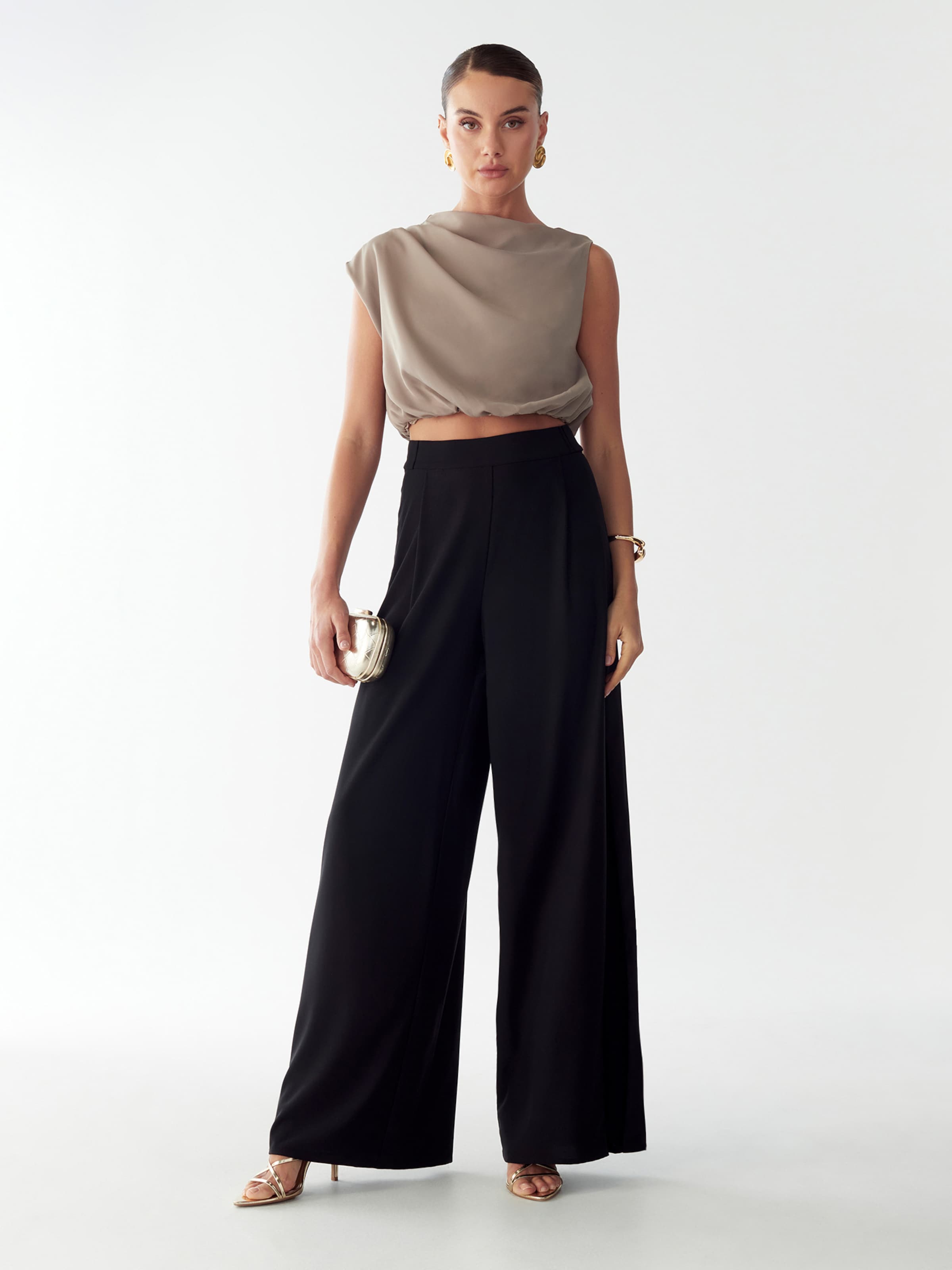 

Willa Широкие брюки 'CHARLA' в черном цвете