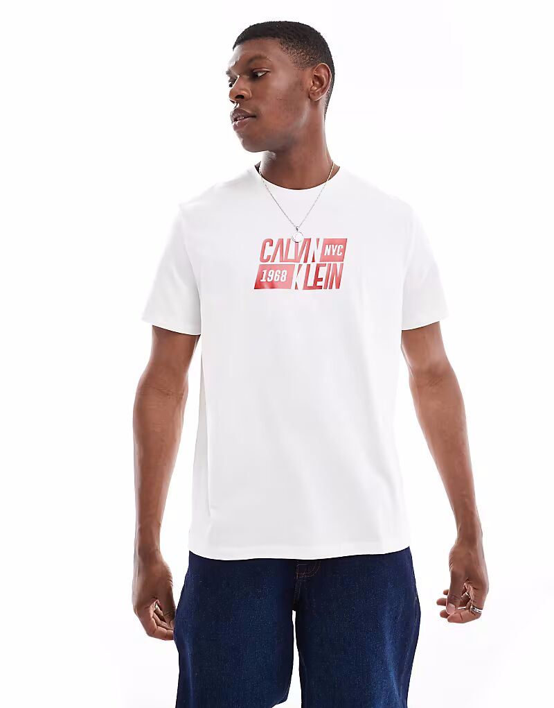 

Футболка Calvin Klein Jeans с принтом в стиле ретро в стиле nyc белого и красного цветов