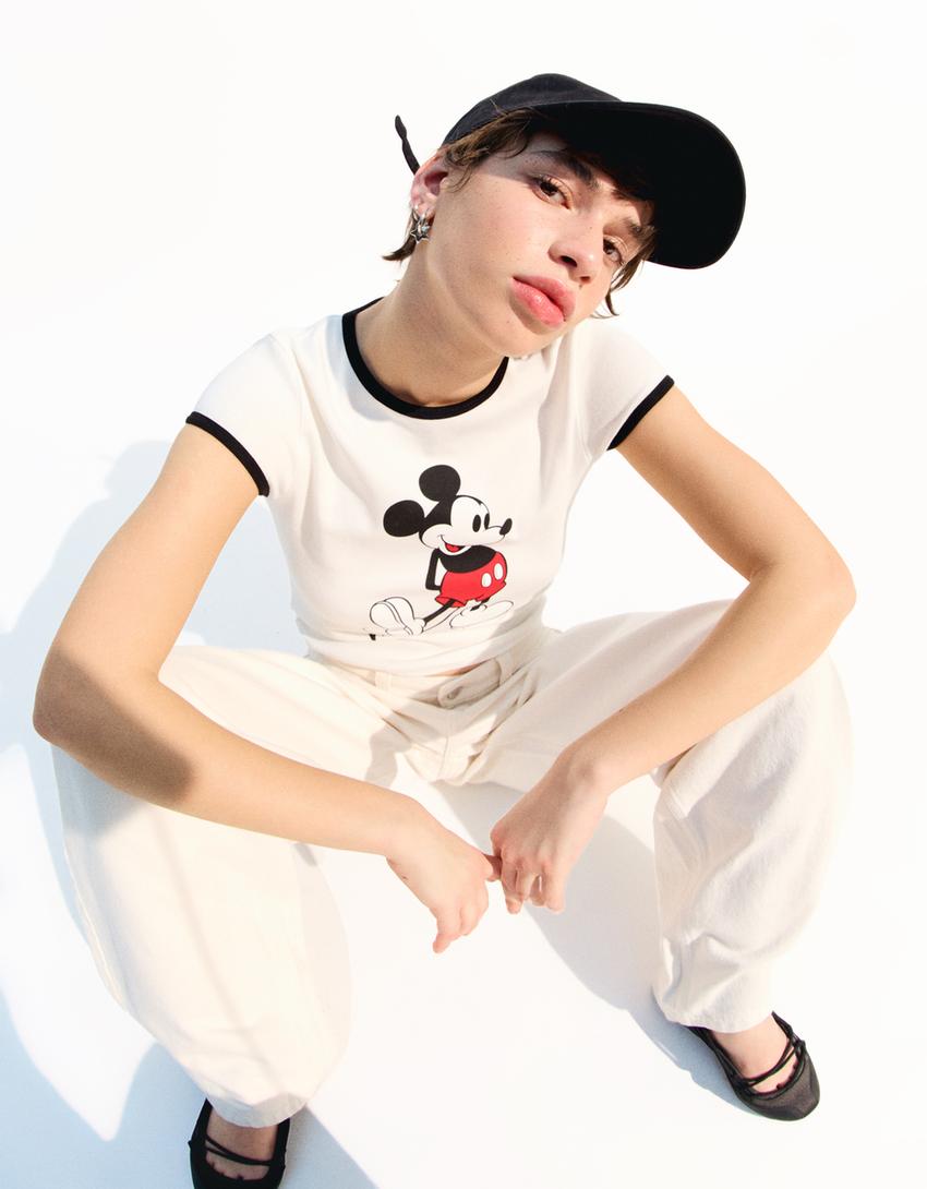 

Футболка с коротким рукавом Микки Маус Bershka, белый