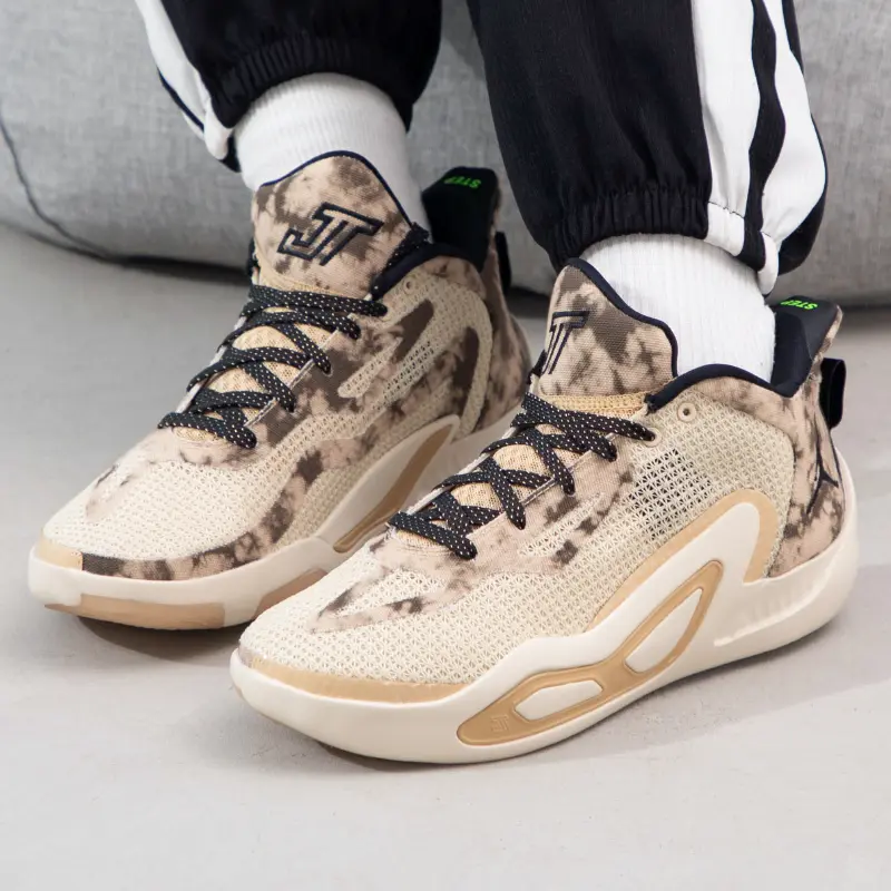 Tatum 1 Tunnel Walk GS Jordan, Fossil серый/черный/Sesame коричневый/Electronic зеленый — фото 4