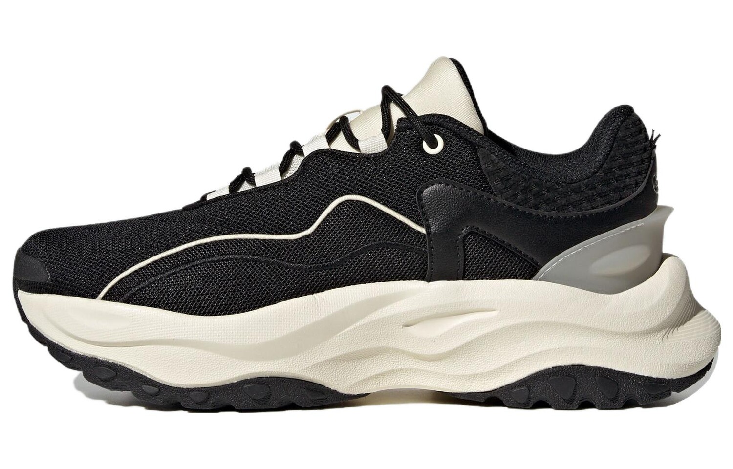 

Кроссовки женские Maxxwavy Low-top Black Adidas