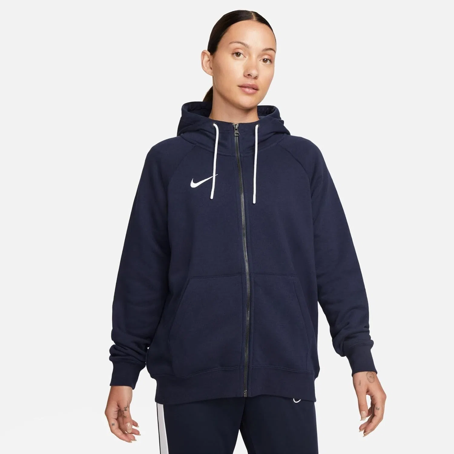 Спортивная толстовка Nike для женщин, цвет Obsidian/White — фото 2