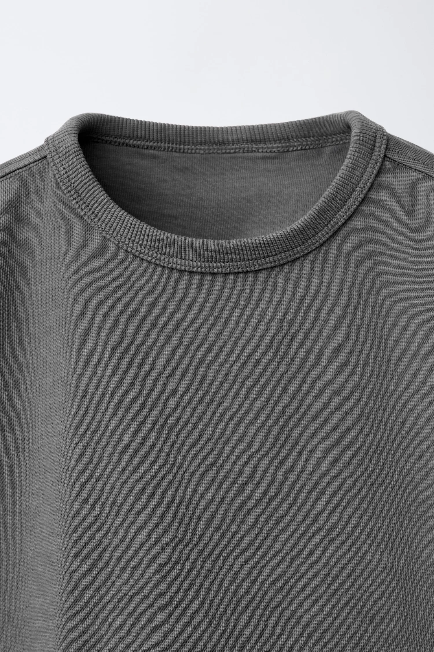 Однотонная футболка, окрашенная методом глажения Zara, черный — фото 3