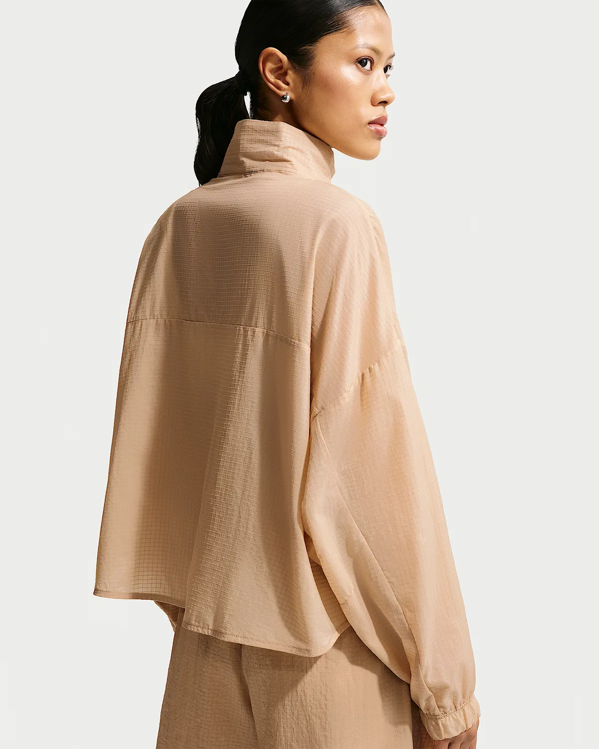 Женская свободная легкая куртка из рипстопа Nike Sportswear, Linen/Linen — фото 2
