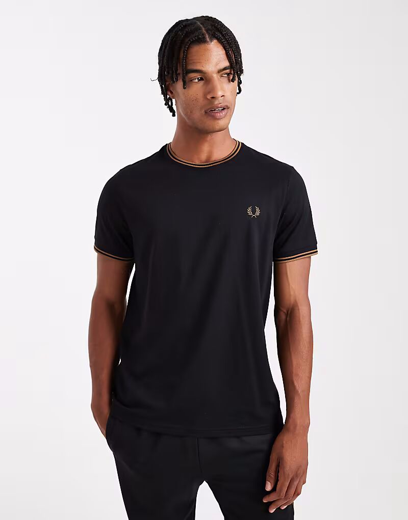 

Футболка с двумя наконечниками черного цвета Fred Perry