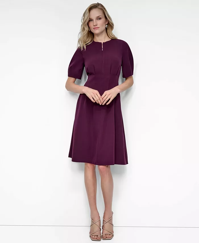 

Женское платье с коротким рукавом и круглым вырезом, силуэт приталенный с расклешенной юбкой Dkny, фиолетовый