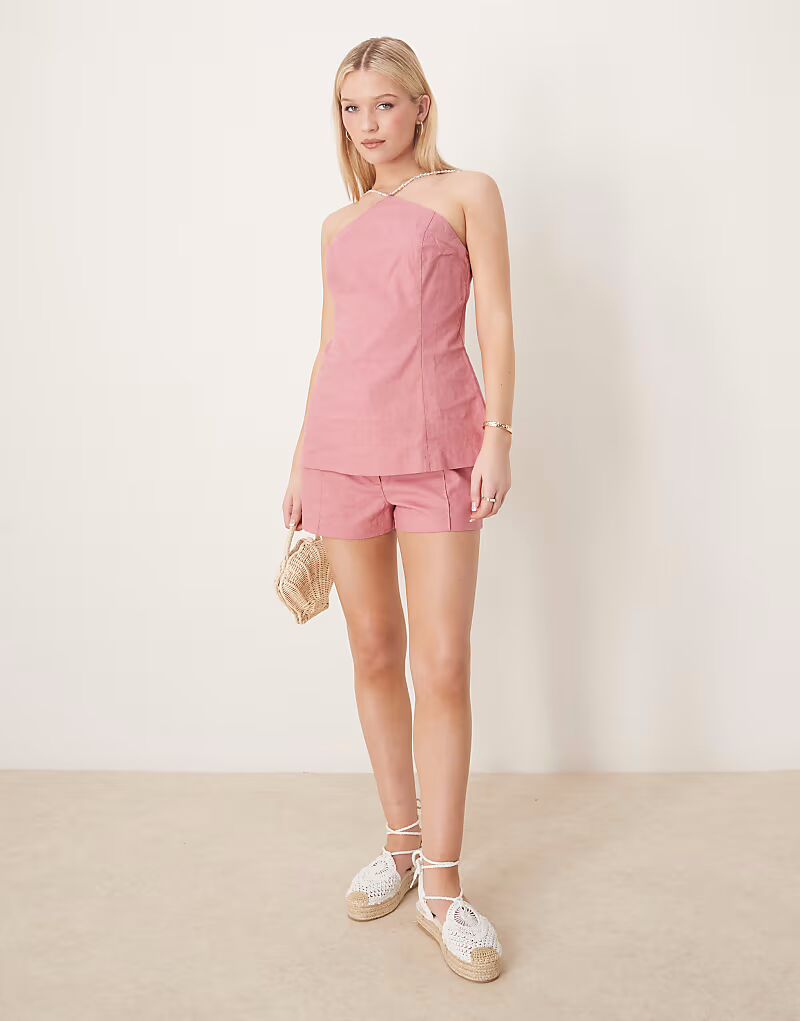 

Короткий льняной комбинезон ASOS DESIGN с отделкой бисером розового цвета