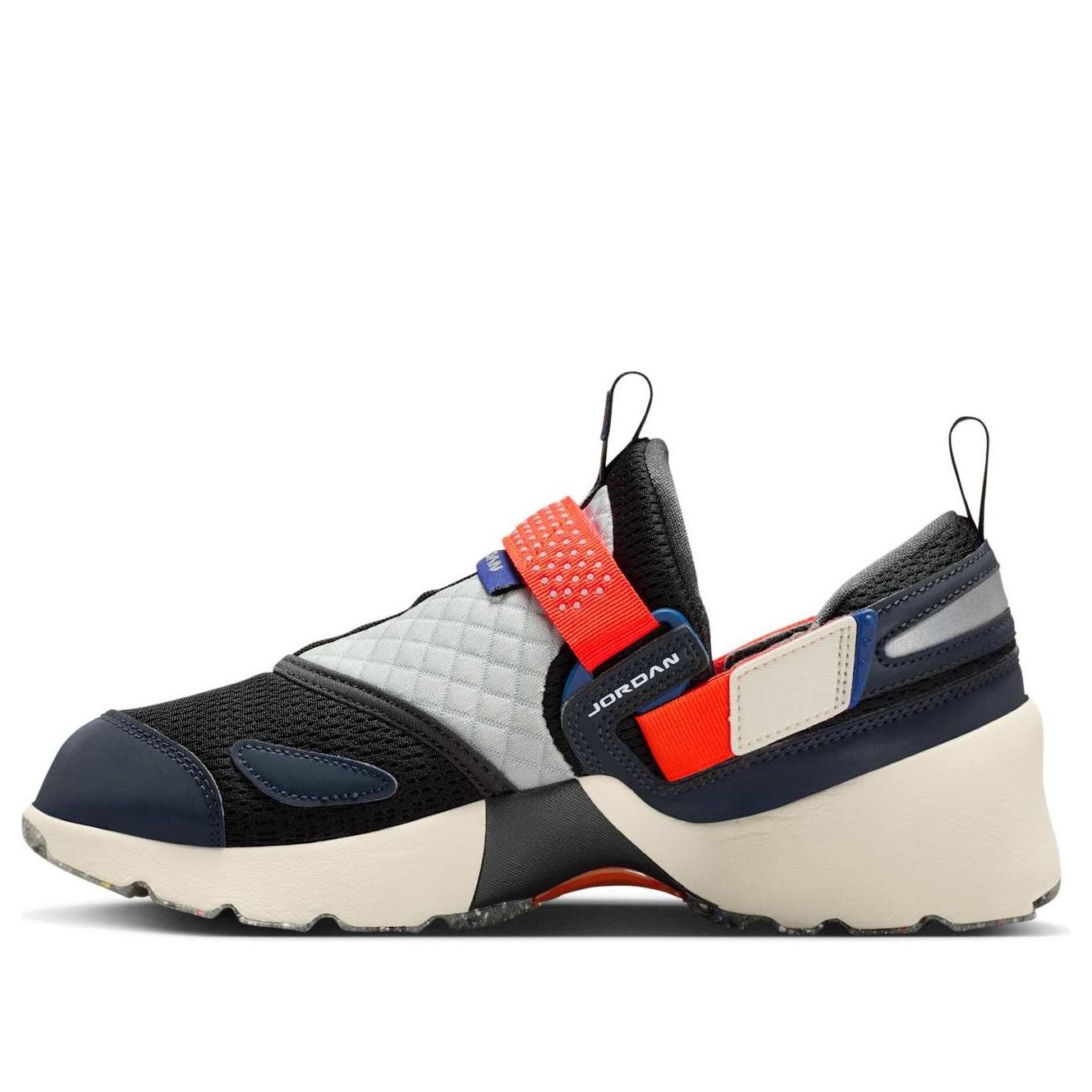 Кроссовки (WMNS) Air Jordan Trunner LX 'Black Coconut Milk'