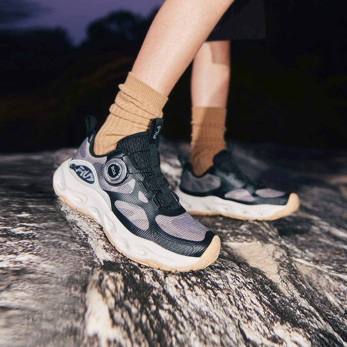 Сабо BOA Cave Clogs. Нескользящие, износостойкие, дышащие, низкие детские кроссовки для активного отдыха. FILA KIDS, черный — фото 3