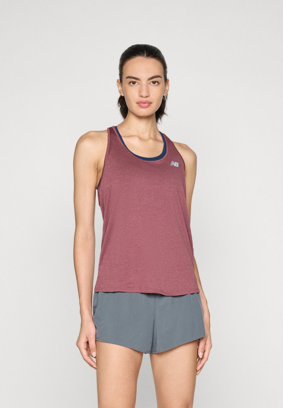 

Спортивная футболка New Balance Sports T-shirt, Washed Burgundy Heather /Dark Red